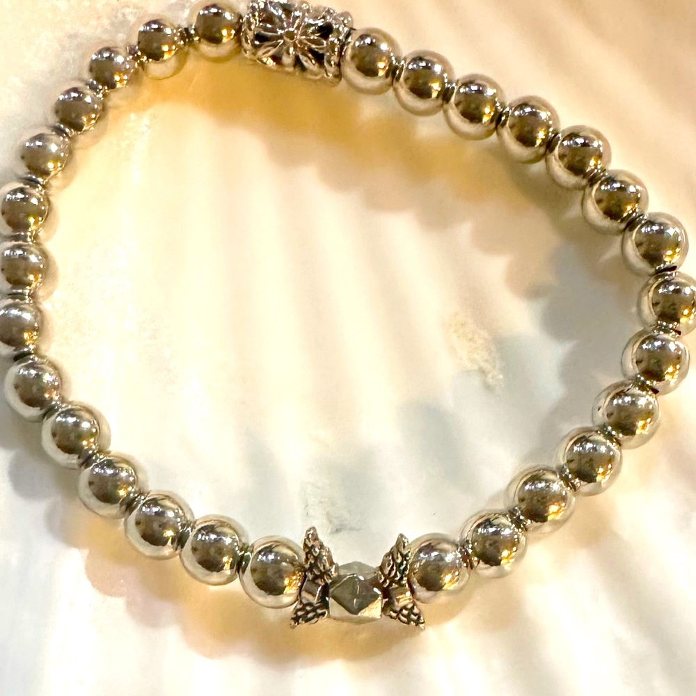 Silver beaded Strech bracelet